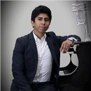 Profesor de música con amplia experiencia dictando clases a niños y adultos de todas las edades